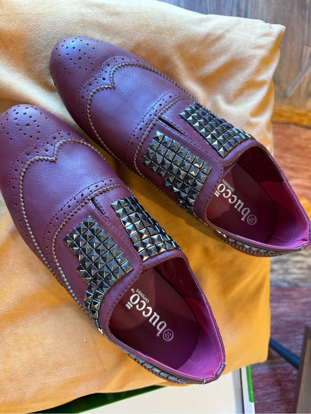 Bucco Ozara Oxford Studded flat Red size 10 NIB
